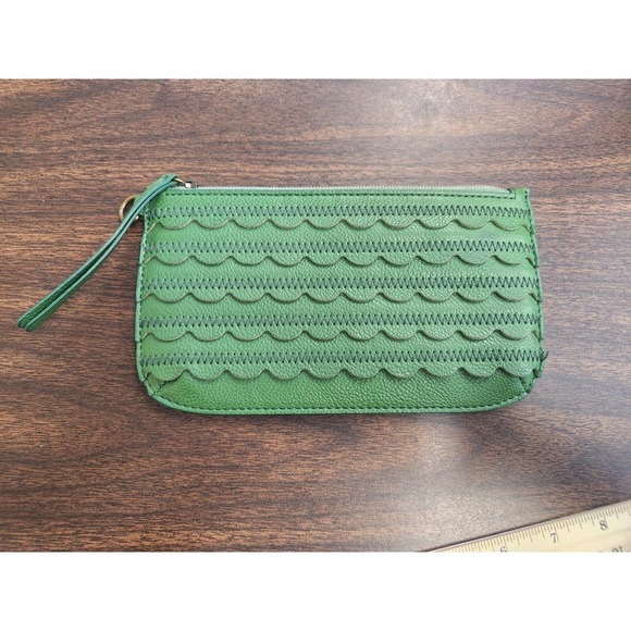 Relic Green Clutch‎ with Wavy Design - Picture 1 of 4